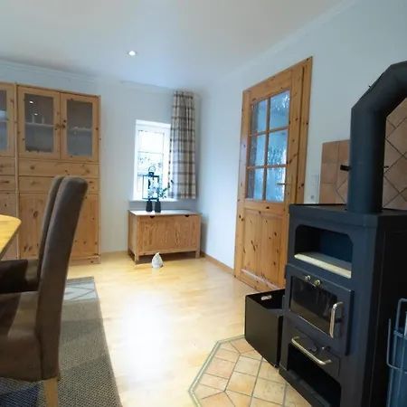 Seestern - Familienfreundliches Fuer 5 Personen Mit Sauna Und Garten. Hunde Willkommen! *