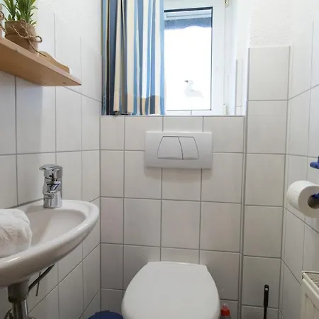 Seestern - Familienfreundliches Fuer 5 Personen Mit Sauna Und Garten. Hunde Willkommen!